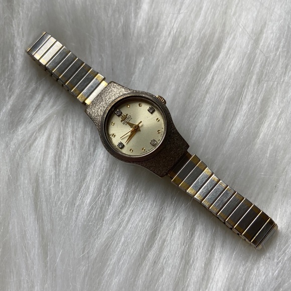 Seiko Accessories - Seiko Quartz Vintage Stretch Wristwatch